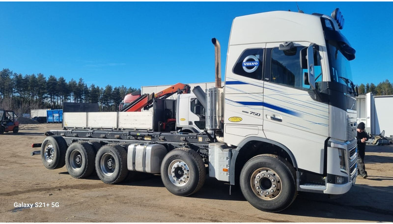 Volvo FH750 New engine and gearbox - Шаси кабина: снимка 2 Volvo FH750 New engine and gearbox - Шаси кабина: снимка 2