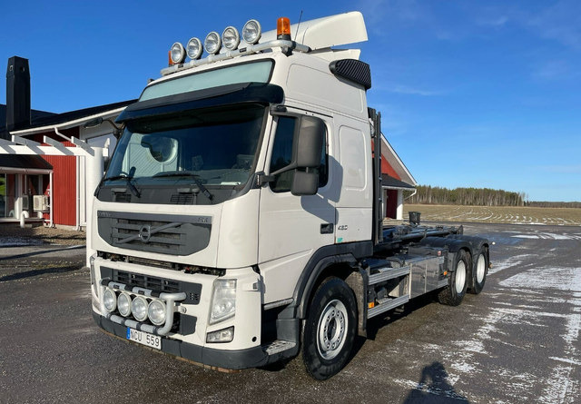 Volvo FM460 6X4 KOUKKUAUTO - Мултилифт с кука камион: снимка 3 Volvo FM460 6X4 KOUKKUAUTO - Мултилифт с кука камион: снимка 3