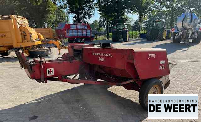 International 440 - Сламопреса за квадратни бали: снимка 5 International 440 - Сламопреса за квадратни бали: снимка 5