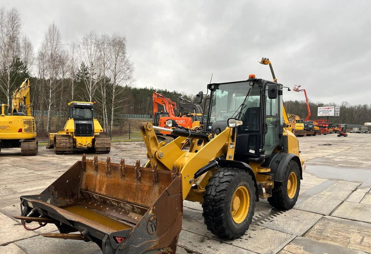 Caterpillar 908M - Колесен товарач: снимка 3 Caterpillar 908M - Колесен товарач: снимка 3
