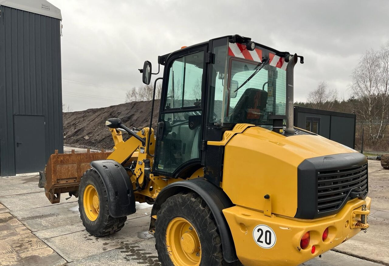 Caterpillar 908M - Колесен товарач: снимка 4 Caterpillar 908M - Колесен товарач: снимка 4
