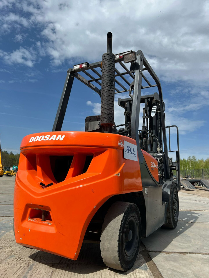 DOOSAN D30 GP - Мотокар: снимка 4 DOOSAN D30 GP - Мотокар: снимка 4