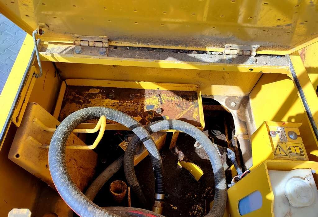 Верижен багер Komatsu PC210LC-11: снимка 16