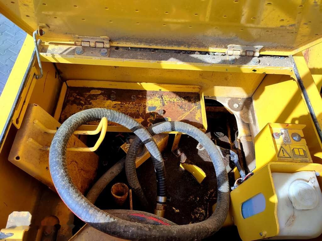 Верижен багер Komatsu PC210LC-11: снимка 19