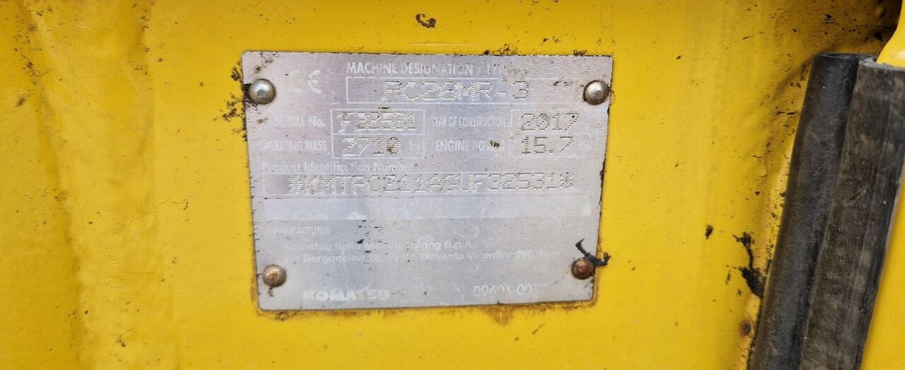Мини багер Komatsu PC26MR-3: снимка 9
