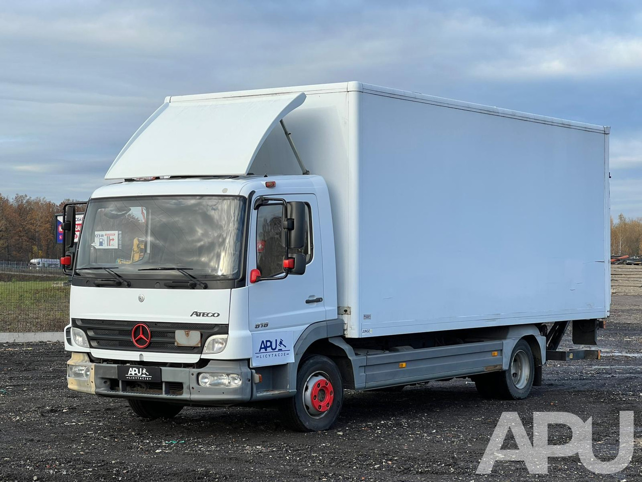 Mercedes-Benz ATEGO 818 winda - Камион фургон: снимка 1 Mercedes-Benz ATEGO 818 winda - Камион фургон: снимка 1