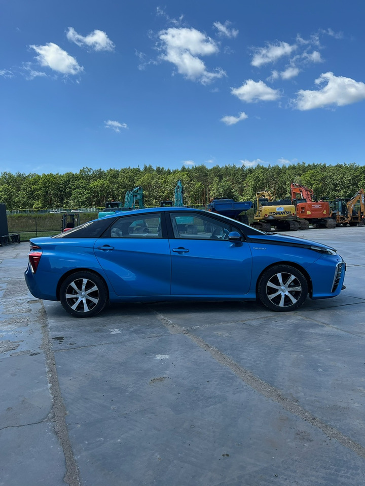 Toyota Mirai - Седан: снимка 5 Toyota Mirai - Седан: снимка 5