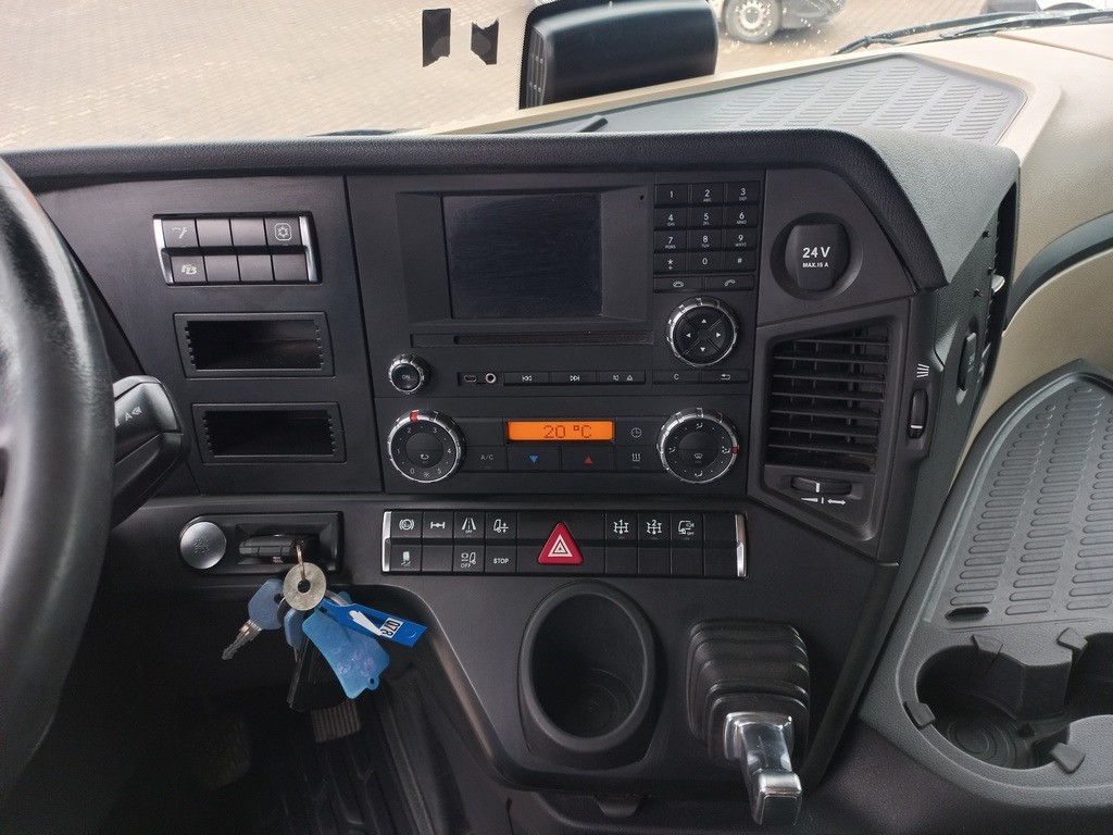 Влекач Mercedes-Benz ACTROS 1845 LS: снимка 12 Влекач Mercedes-Benz ACTROS 1845 LS: снимка 12