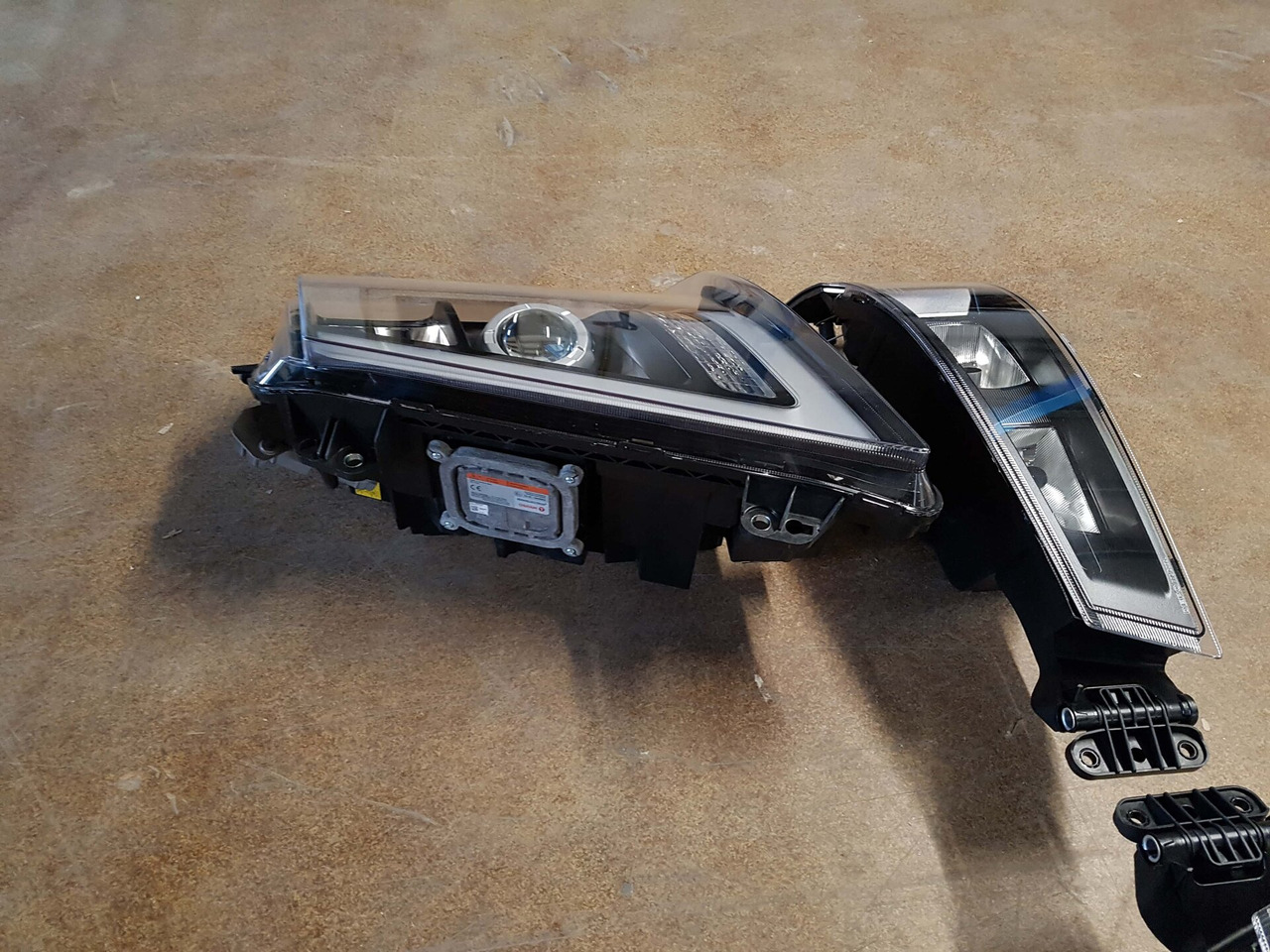 COMPLETE SET VOOR VOLVO FH4 (FH16 LOOK) DEPO XENON KOPLAMPEN + MISTLAMPEN LINKS EN RECHTS. 000126 - Фар срещу мъгла за Камион: снимка 3 COMPLETE SET VOOR VOLVO FH4 (FH16 LOOK) DEPO XENON KOPLAMPEN + MISTLAMPEN LINKS EN RECHTS. 000126 - Фар срещу мъгла за Камион: снимка 3
