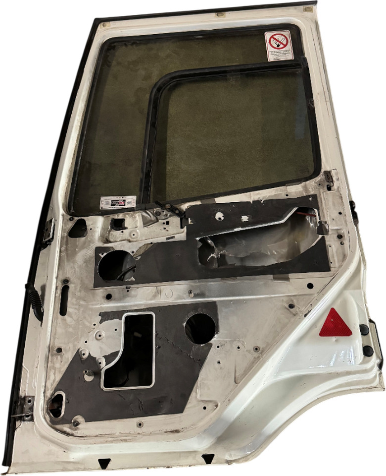 DAF CF EURO 5 DEURS RECHTS ZONDER PANEEL EN SPIEGEL 1950971A5 - Врата и части за Камион: снимка 2 DAF CF EURO 5 DEURS RECHTS ZONDER PANEEL EN SPIEGEL 1950971A5 - Врата и части за Камион: снимка 2