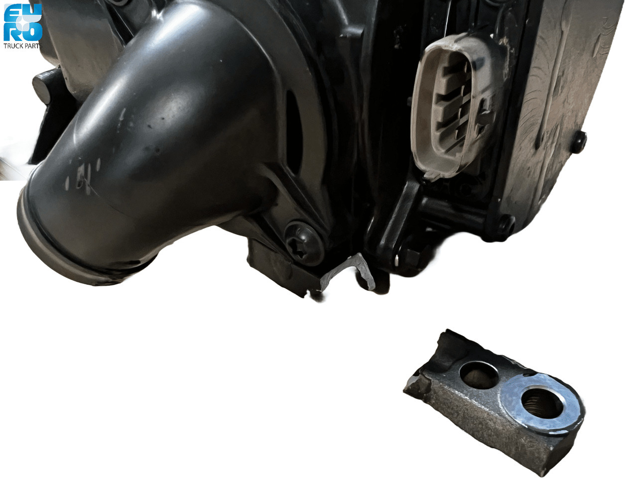 DAF CF,XF E6 MX11 (2013-) OE CRANCASE VENTILATION MODULE FROM NEW TRUCK WITH DAMAGE + DEPOSIT 2178442EXP - Картер за Камион: снимка 2 DAF CF,XF E6 MX11 (2013-) OE CRANCASE VENTILATION MODULE FROM NEW TRUCK WITH DAMAGE + DEPOSIT 2178442EXP - Картер за Камион: снимка 2