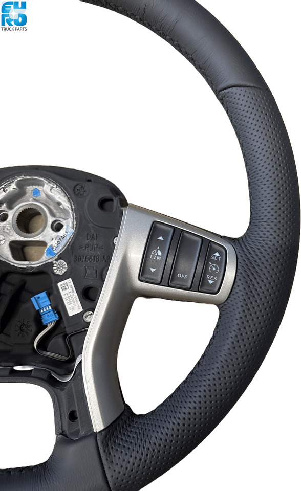 DAF STEERING WHEEL WITH 5 SWITCHES + DEPOSIT 2020858 - Волан за Камион: снимка 3 DAF STEERING WHEEL WITH 5 SWITCHES + DEPOSIT 2020858 - Волан за Камион: снимка 3