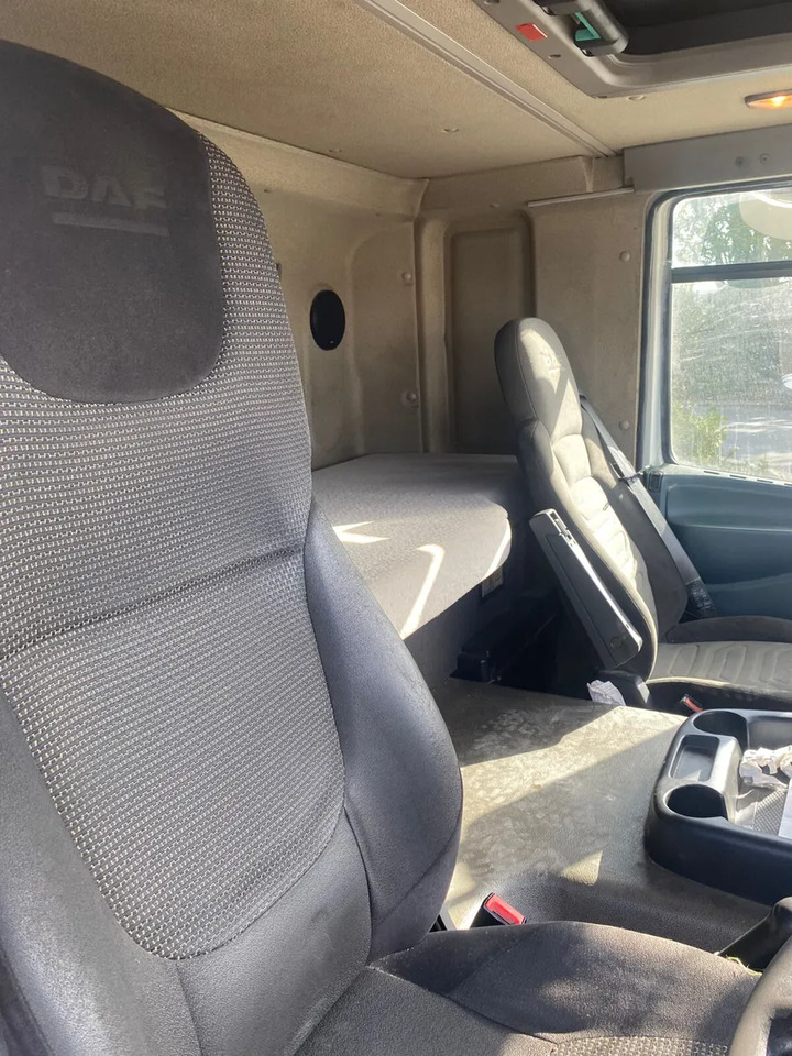 2012 DAF CF 65.250 4×2 Curtainsider - Камион с брезент: снимка 4 2012 DAF CF 65.250 4×2 Curtainsider - Камион с брезент: снимка 4