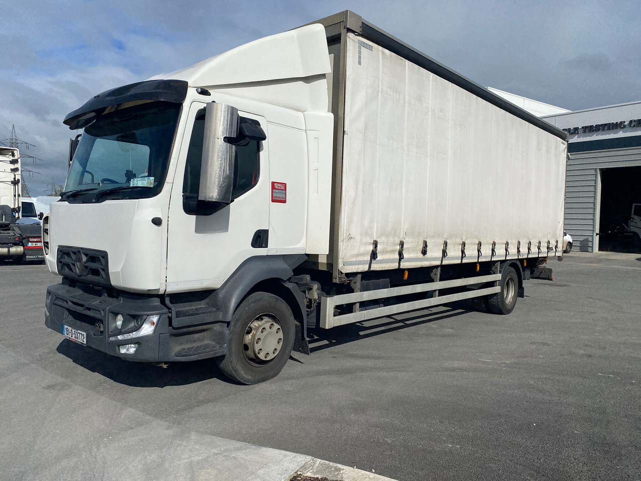 2015 Renault D Med 4×2 250 - Камион с брезент: снимка 3 2015 Renault D Med 4×2 250 - Камион с брезент: снимка 3