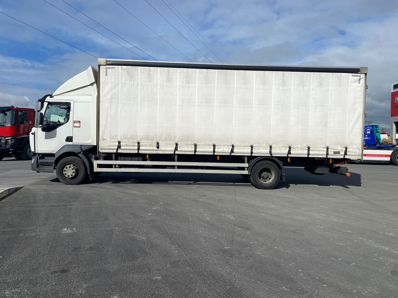 2015 Renault D Med 4×2 250 - Камион с брезент: снимка 4 2015 Renault D Med 4×2 250 - Камион с брезент: снимка 4