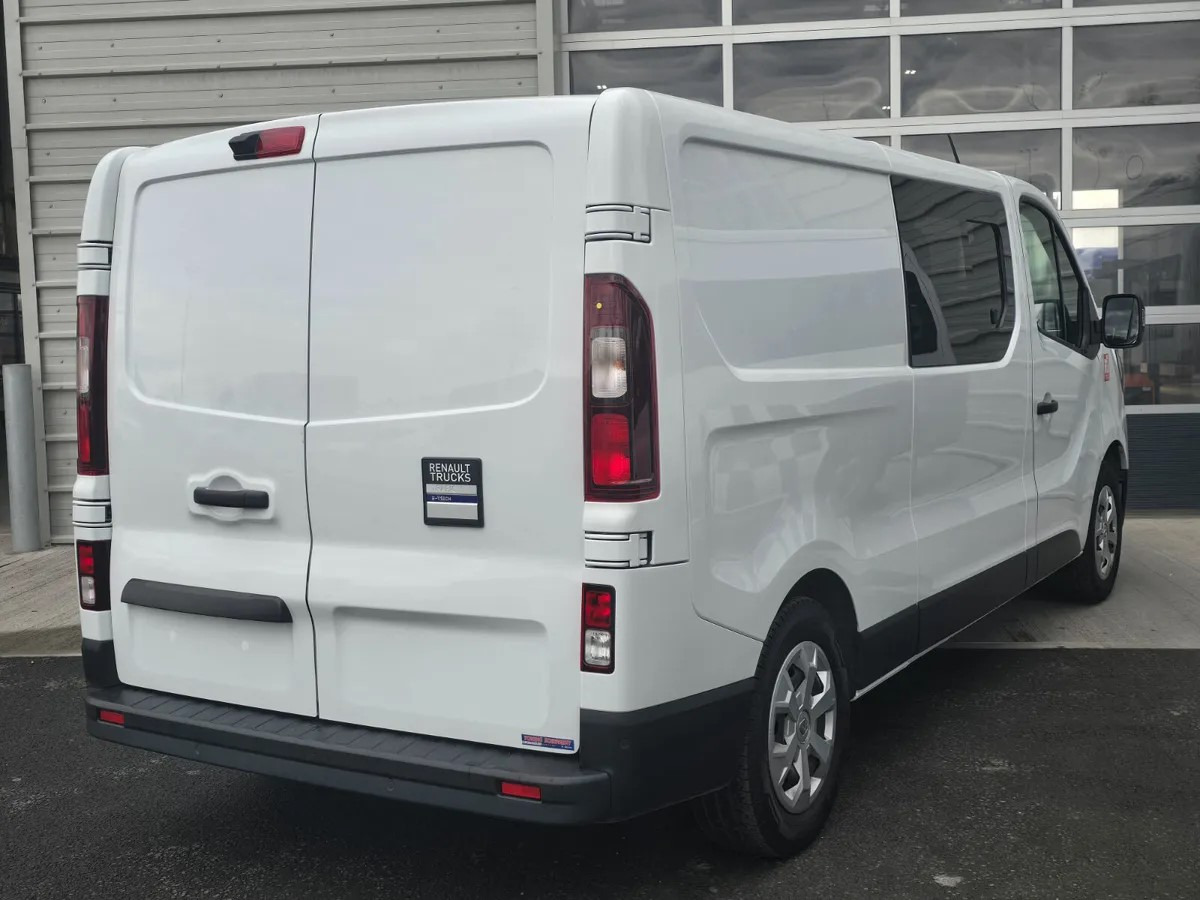 2025 Renault Trafic E-Tech Crew Cab - Бус с двойна кабина: снимка 4 2025 Renault Trafic E-Tech Crew Cab - Бус с двойна кабина: снимка 4