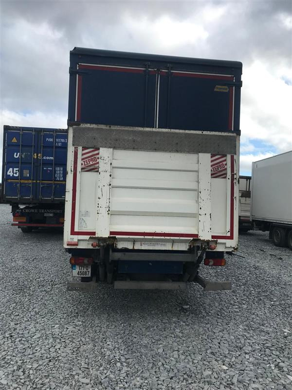 Fitzgeralds RENAULT 2017 D 18 High 4×2 250 Curtainsider - Камион с брезент: снимка 2 Fitzgeralds RENAULT 2017 D 18 High 4×2 250 Curtainsider - Камион с брезент: снимка 2
