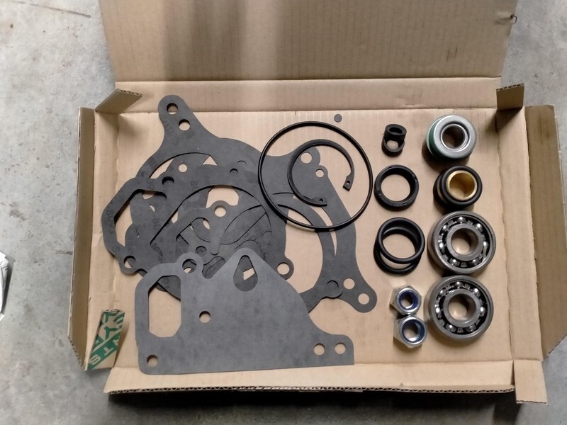 Steyr reparatie set waterpomp - Помпа за охлаждаща течност за Селскостопанска техника: снимка 1 Steyr reparatie set waterpomp - Помпа за охлаждаща течност за Селскостопанска техника: снимка 1