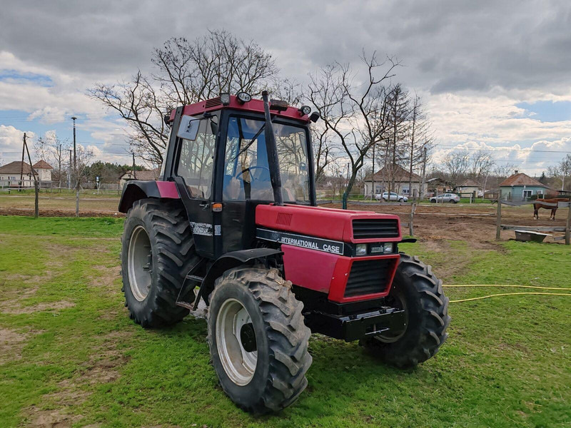 Case IH 856 XL - Трактор: снимка 1 Case IH 856 XL - Трактор: снимка 1