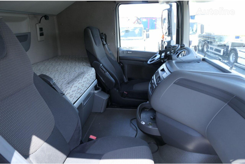 Бордови камион, Камион с кран DAF XF 460: снимка 17 Бордови камион, Камион с кран DAF XF 460: снимка 17
