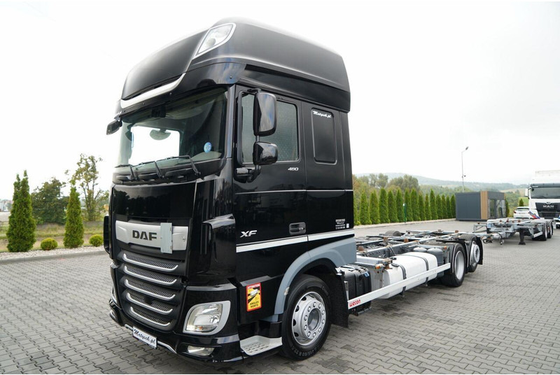 DAF XF 480 / BDF / 6X2 / SSC / I-PARK COOL / OŚ PODNOSZONA / PO KONT - Камион с брезент: снимка 2 DAF XF 480 / BDF / 6X2 / SSC / I-PARK COOL / OŚ PODNOSZONA / PO KONT - Камион с брезент: снимка 2