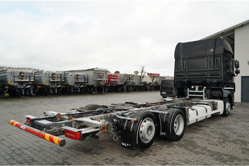 DAF XF 480 / BDF / 6X2 / SSC / I-PARK COOL / OŚ PODNOSZONA / PO KONT - Камион с брезент: снимка 4 DAF XF 480 / BDF / 6X2 / SSC / I-PARK COOL / OŚ PODNOSZONA / PO KONT - Камион с брезент: снимка 4