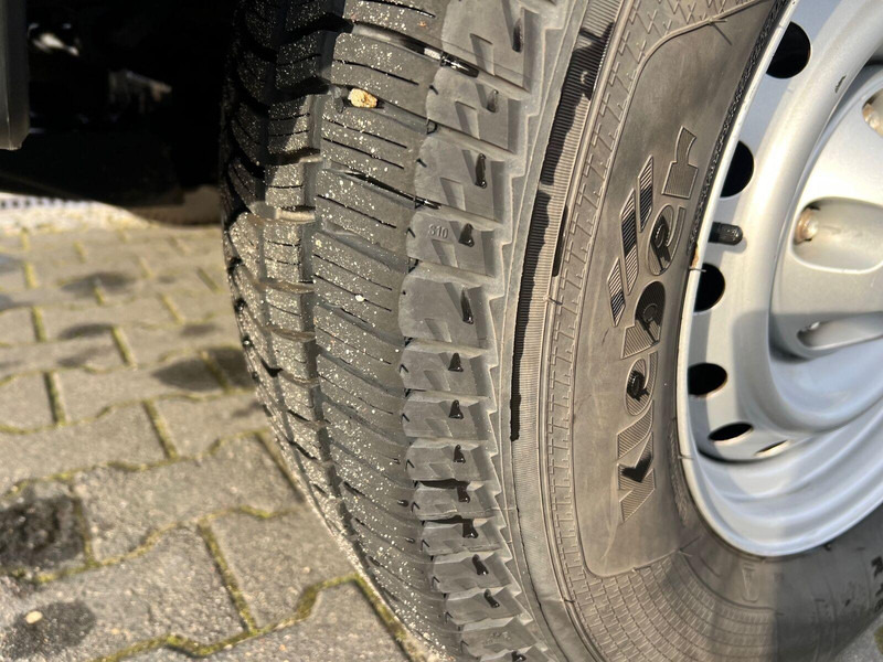 Isuzu Satellite 4X4 Kontener Chłodnia/Mroźnia + 230V ThermoKing - Хладилен бус: снимка 5 Isuzu Satellite 4X4 Kontener Chłodnia/Mroźnia + 230V ThermoKing - Хладилен бус: снимка 5