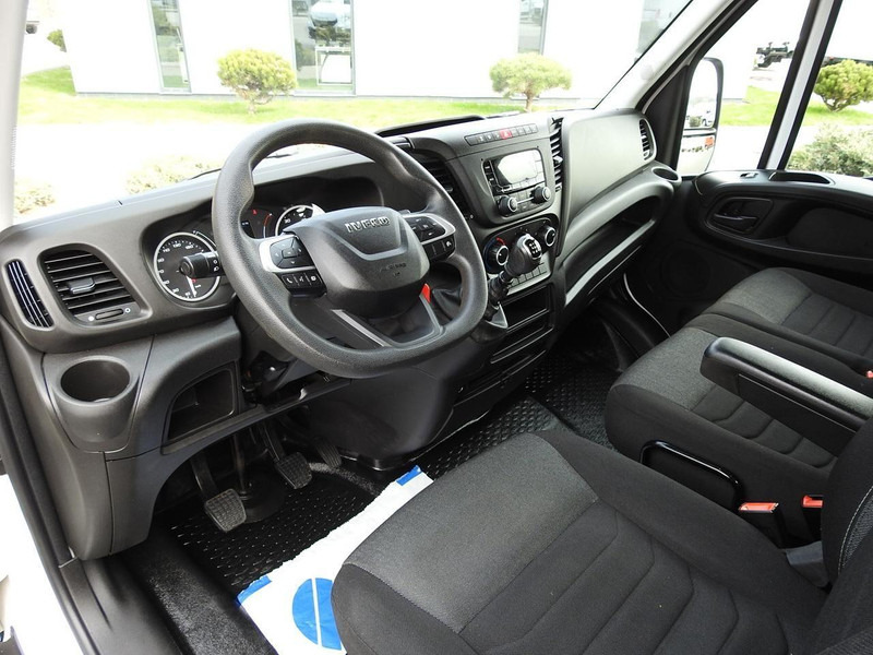 Iveco DAILY 35S14 WYWROTKA PODWÓJNA KABINA DOKA 7 MIEJSC TEMPOMAT KLIM - Бус самосвал: снимка 2 Iveco DAILY 35S14 WYWROTKA PODWÓJNA KABINA DOKA 7 MIEJSC TEMPOMAT KLIM - Бус самосвал: снимка 2
