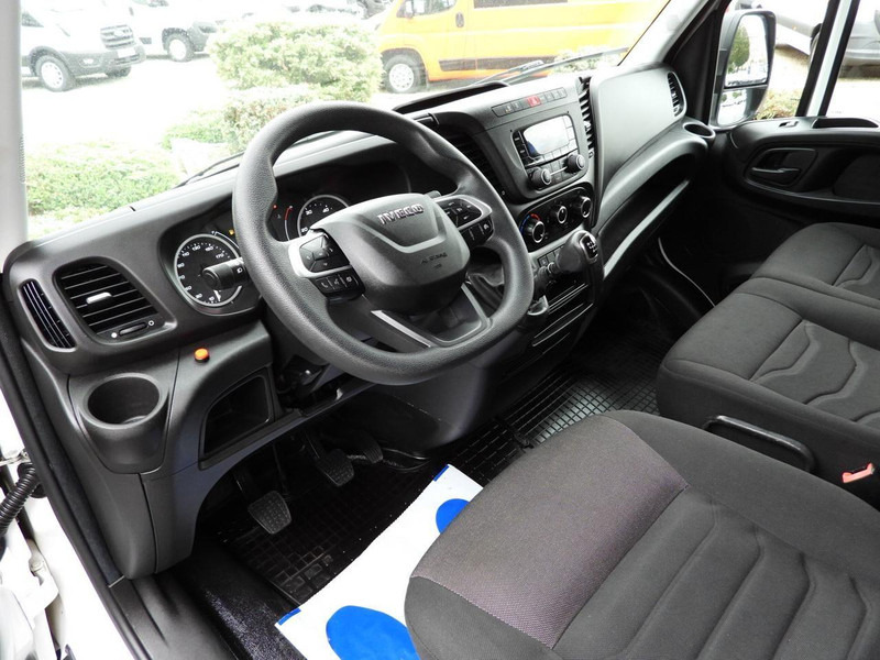 Iveco DAILY 35S18 - Брезентов бус: снимка 2 Iveco DAILY 35S18 - Брезентов бус: снимка 2