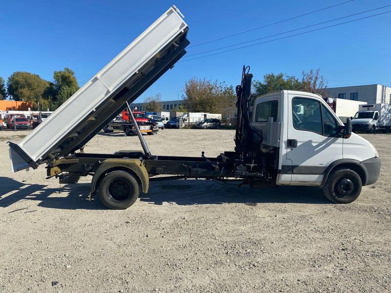 Iveco Daily 65 C 18 - 3 sided Tipper + HIAB 033T Crane - Бус самосвал: снимка 2 Iveco Daily 65 C 18 - 3 sided Tipper + HIAB 033T Crane - Бус самосвал: снимка 2