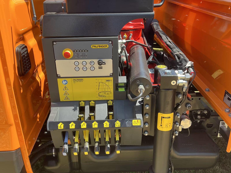 Iveco Daily 70C18H - Flatbed+crane - Бордови камион, Камион с кран: снимка 3 Iveco Daily 70C18H - Flatbed+crane - Бордови камион, Камион с кран: снимка 3