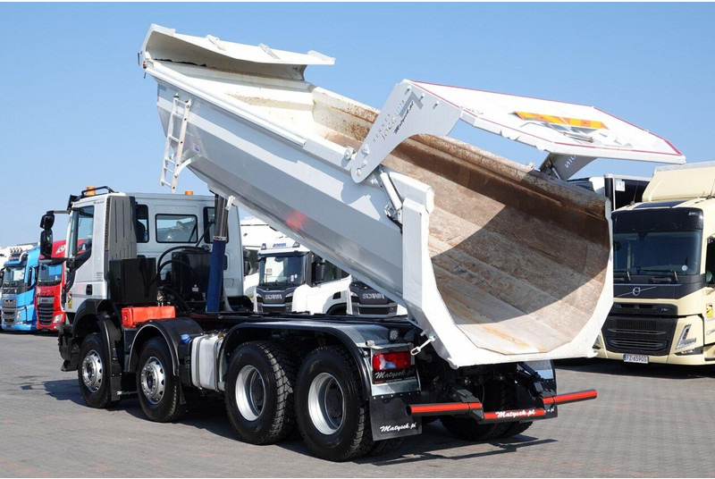 Iveco STRALIS X-WAY 480 / 8x4 / WYWROTKA TYLNOZSYP + HYDROKLAPA / OPON - Самосвал камион: снимка 2 Iveco STRALIS X-WAY 480 / 8x4 / WYWROTKA TYLNOZSYP + HYDROKLAPA / OPON - Самосвал камион: снимка 2