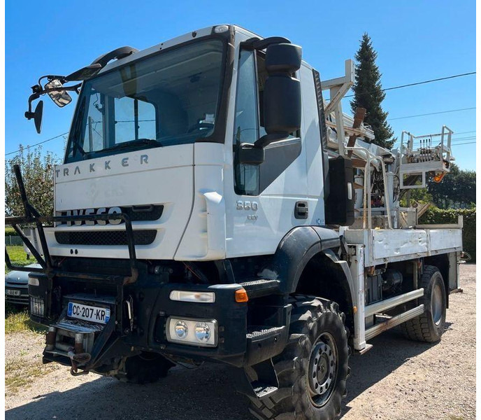Iveco Trakker 360 - Drilling crane truck 4x4 - Пробивна машина: снимка 1 Iveco Trakker 360 - Drilling crane truck 4x4 - Пробивна машина: снимка 1