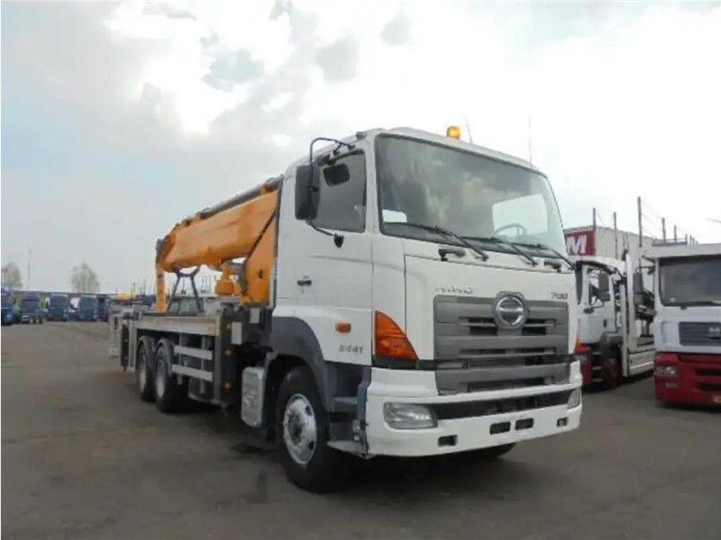 Hino 700 3441 6X4 Emelőkosaras 22,8m - Камион, Камион с кран: снимка 5 Hino 700 3441 6X4 Emelőkosaras 22,8m - Камион, Камион с кран: снимка 5