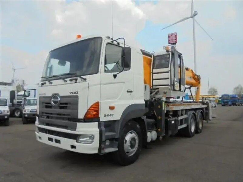 Hino 700 3441 6X4 Emelőkosaras 22,8m - Камион, Камион с кран: снимка 3 Hino 700 3441 6X4 Emelőkosaras 22,8m - Камион, Камион с кран: снимка 3