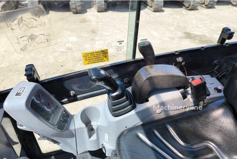 Лизинг на Kubota KX016-4 - Crawler mini excavator Kubota KX016-4 - Crawler mini excavator: снимка 14 Лизинг на Kubota KX016-4 - Crawler mini excavator Kubota KX016-4 - Crawler mini excavator: снимка 14