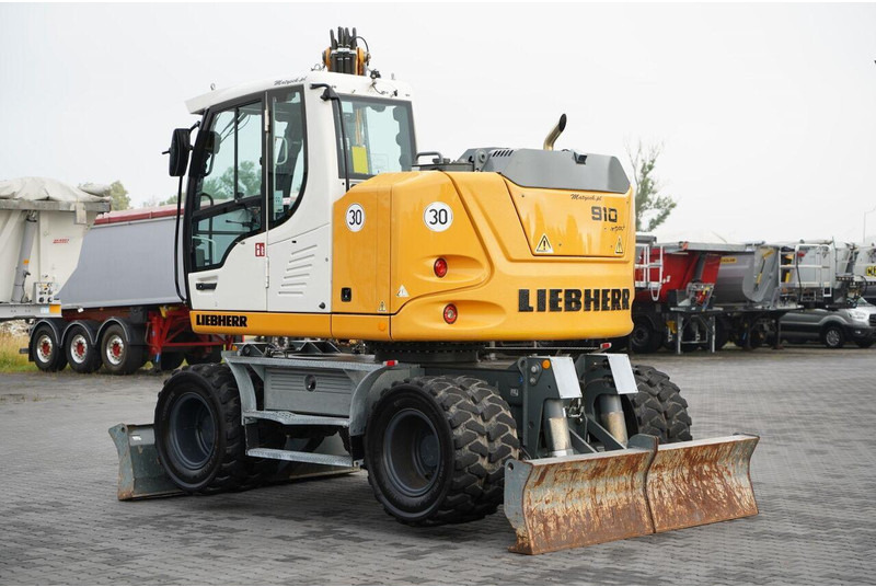 Liebherr 910 COMPACT LITRONIC / KOPARKA KOŁOWA / KLIMATYZACJA / KAMERA - Колесен багер: снимка 3 Liebherr 910 COMPACT LITRONIC / KOPARKA KOŁOWA / KLIMATYZACJA / KAMERA - Колесен багер: снимка 3