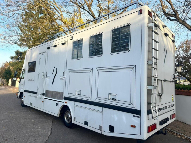 MAN 10.224 - Камион за коне: снимка 3 MAN 10.224 - Камион за коне: снимка 3