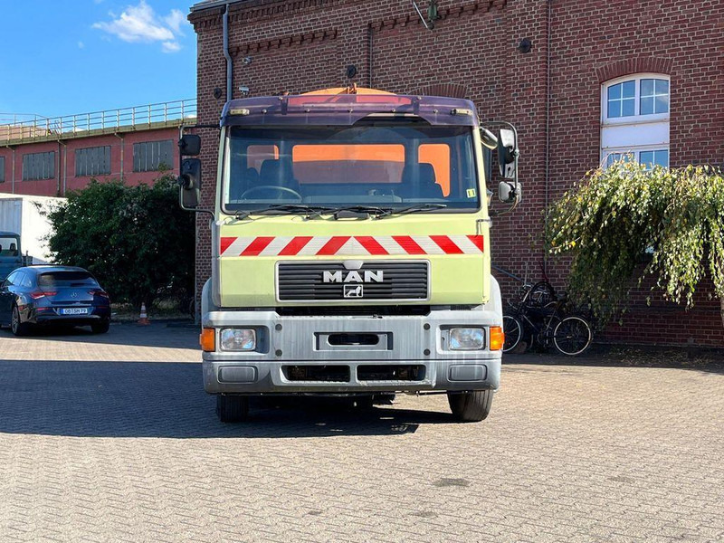 MAN 15.163 Utcaseprő - Мотометачна машина: снимка 3 MAN 15.163 Utcaseprő - Мотометачна машина: снимка 3