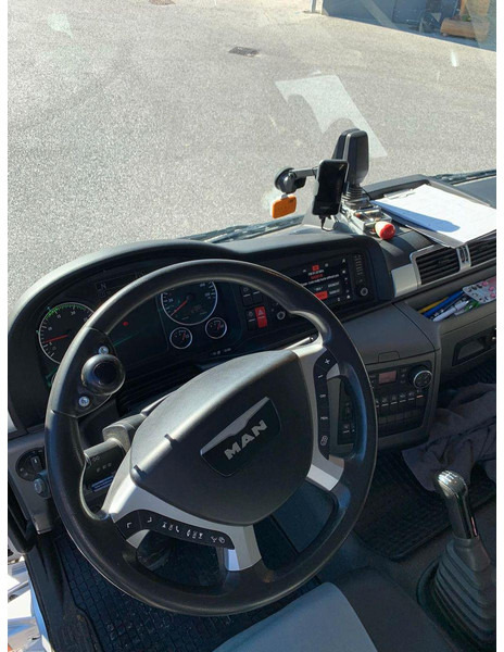 MAN TGL 12.250 - За превоз на животни камион: снимка 4 MAN TGL 12.250 - За превоз на животни камион: снимка 4