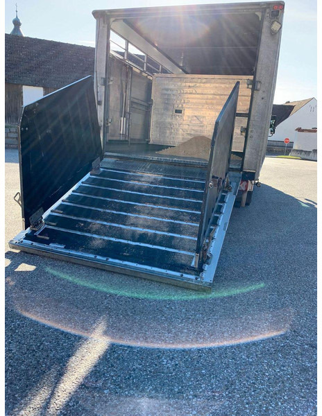 MAN TGL 12.250 - За превоз на животни камион: снимка 3 MAN TGL 12.250 - За превоз на животни камион: снимка 3