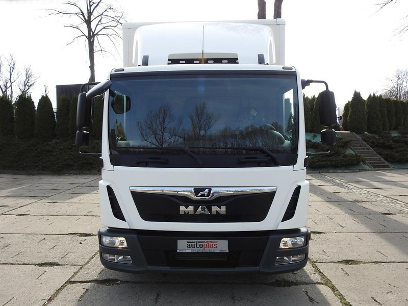 MAN TGL 8.18 KONTENER 16 PALET TEMPOMAT BLIŹNIACZE KOŁA 180KM [ 36 - Камион фургон: снимка 5 MAN TGL 8.18 KONTENER 16 PALET TEMPOMAT BLIŹNIACZE KOŁA 180KM [ 36 - Камион фургон: снимка 5