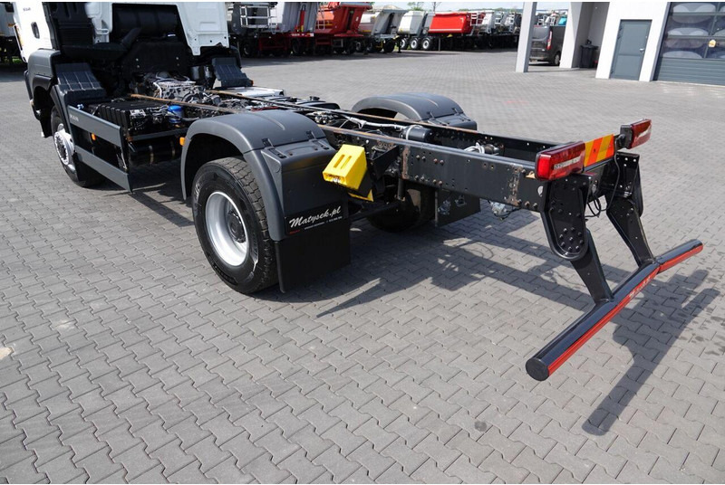Шаси кабина MAN TGS 18.420 / 4X4 / RAMA DŁ. 5,6 M / NAVI / DO ZABUDOWY / SPROWA: снимка 17 Шаси кабина MAN TGS 18.420 / 4X4 / RAMA DŁ. 5,6 M / NAVI / DO ZABUDOWY / SPROWA: снимка 17