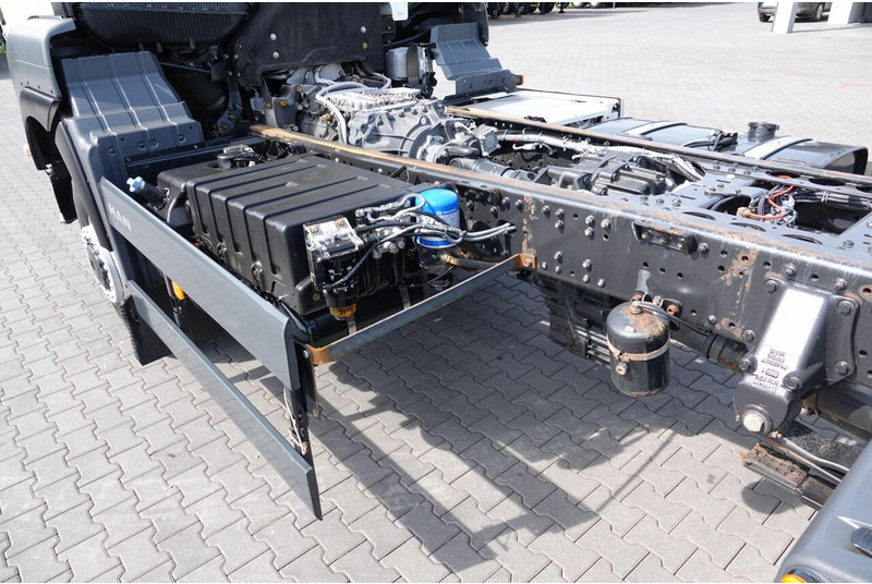 Шаси кабина MAN TGS 18.420 / 4X4 / RAMA DŁ. 5,6 M / NAVI / DO ZABUDOWY / SPROWA: снимка 16 Шаси кабина MAN TGS 18.420 / 4X4 / RAMA DŁ. 5,6 M / NAVI / DO ZABUDOWY / SPROWA: снимка 16