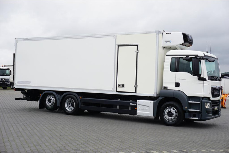 MAN TGS / 26.360 / EURO 6 / CHŁODNIA + WINDA / 20 PALET - Рефрижератор камион: снимка 4 MAN TGS / 26.360 / EURO 6 / CHŁODNIA + WINDA / 20 PALET - Рефрижератор камион: снимка 4