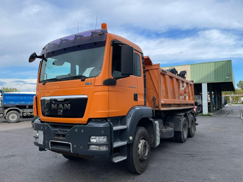 MAN TGS 26.360 Tipper + Crane Jonsered J 1090 - Самосвал камион, Камион с кран: снимка 1 MAN TGS 26.360 Tipper + Crane Jonsered J 1090 - Самосвал камион, Камион с кран: снимка 1