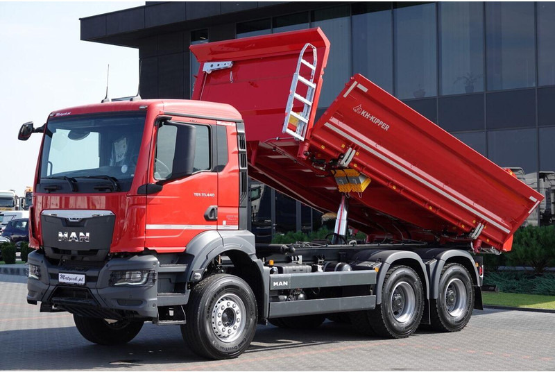 MAN TGS 33.440 / 6X4 / WYWROTKA 3 STRONNA / HYDROBURTA / BORDMATIC / - Самосвал камион: снимка 5 MAN TGS 33.440 / 6X4 / WYWROTKA 3 STRONNA / HYDROBURTA / BORDMATIC / - Самосвал камион: снимка 5
