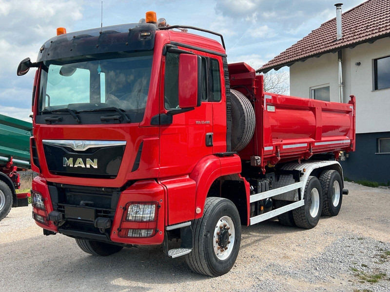 MAN TGS 33.480 6x6 B Tipper - Самосвал камион: снимка 2 MAN TGS 33.480 6x6 B Tipper - Самосвал камион: снимка 2