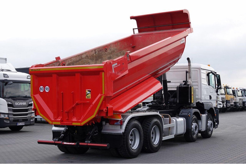 MAN TGS 35.430 / 8X4 / WYWROTKA TYLNOZSYPOWA / HYDROKLAPA / OPONY 10 - Самосвал камион: снимка 3 MAN TGS 35.430 / 8X4 / WYWROTKA TYLNOZSYPOWA / HYDROKLAPA / OPONY 10 - Самосвал камион: снимка 3