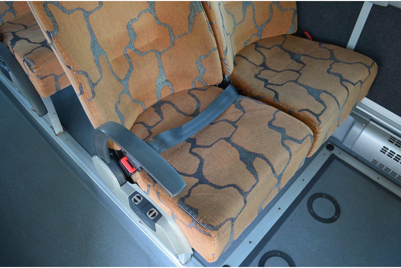 Лизинг на MAN UL 400 R13 1ST HAND BUS 58 SEATS STEERING AXLE MAN UL 400 R13 1ST HAND BUS 58 SEATS STEERING AXLE: снимка 12